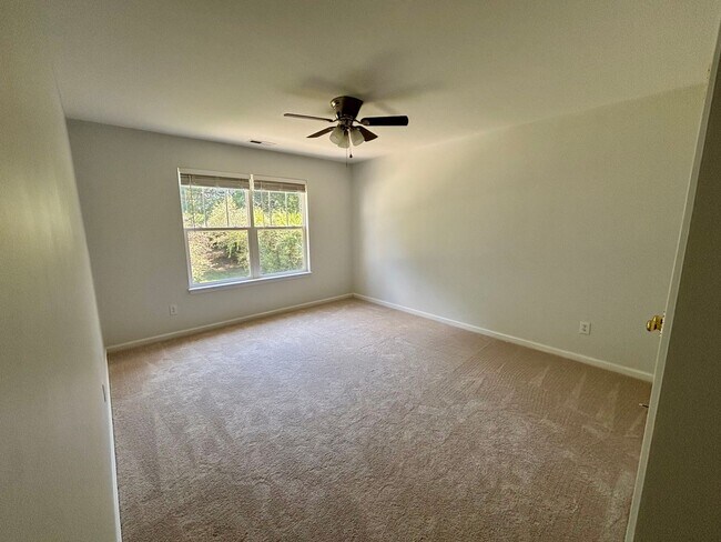 Building Photo - Room to Breathe! 5 Bedroom Home in Desirab...