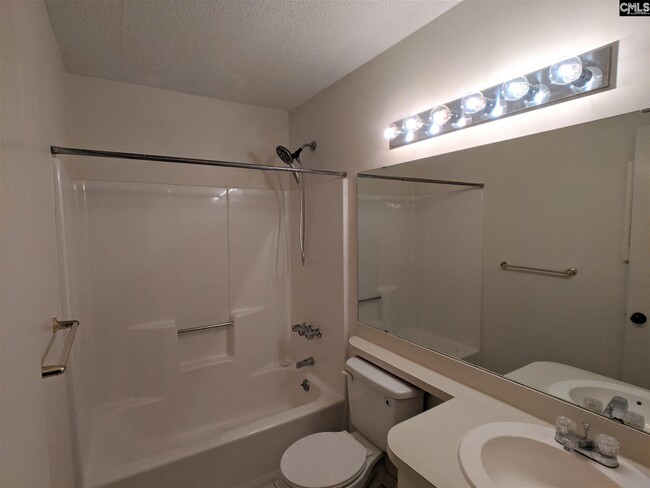 Building Photo - 5004 Village Creek Dr