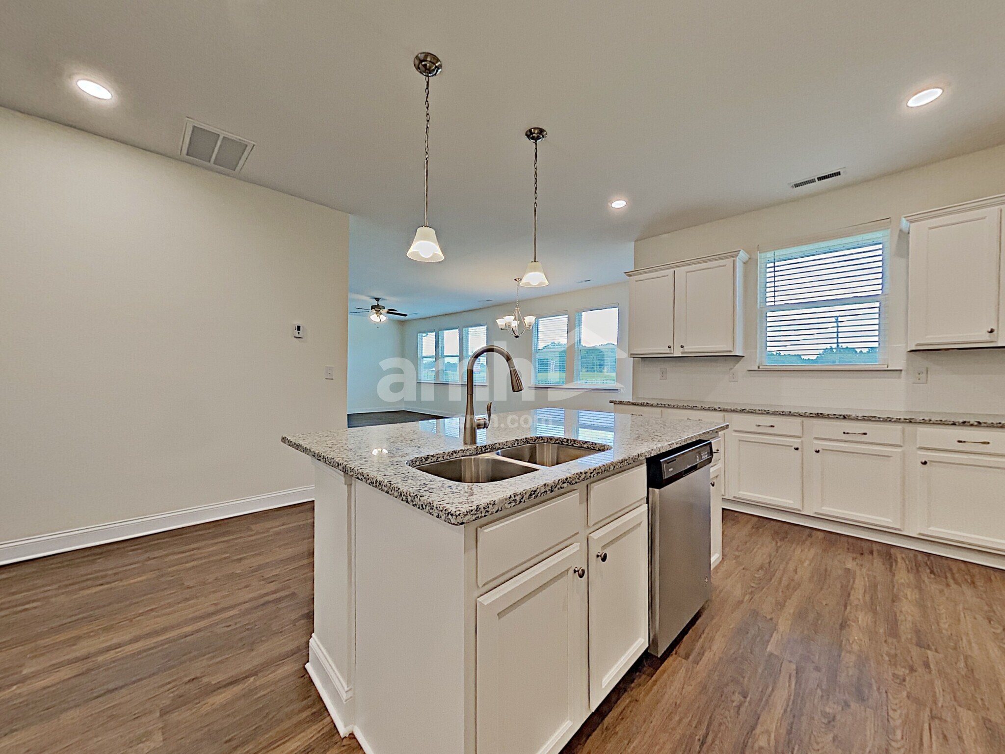 Building Photo - 107 Samara Ln