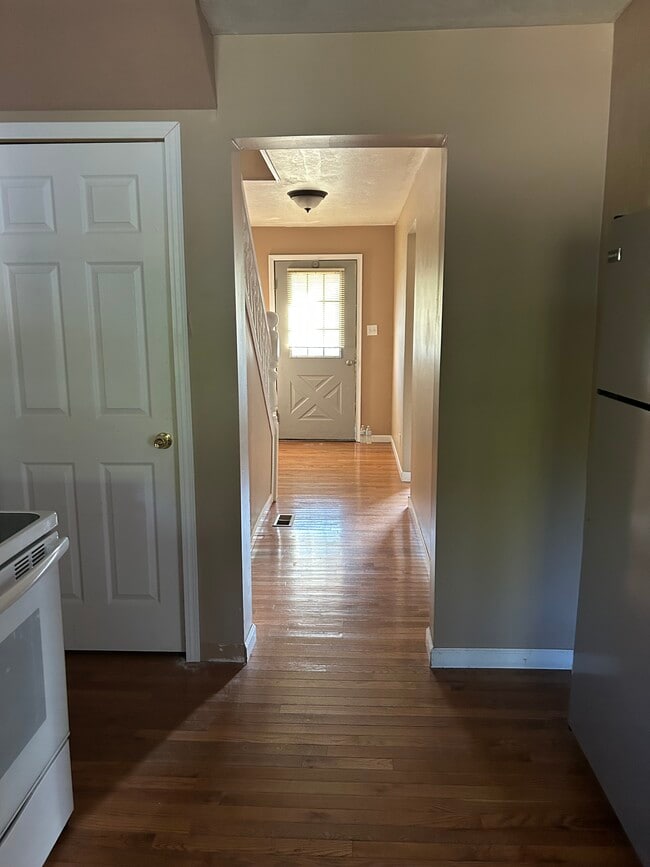 Building Photo - 644 West End Ave