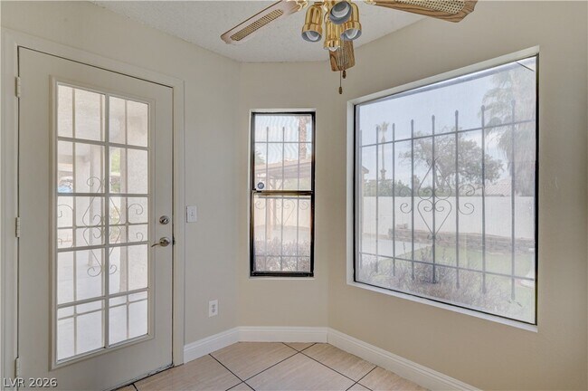 Building Photo - 2616 Camphor Tree St