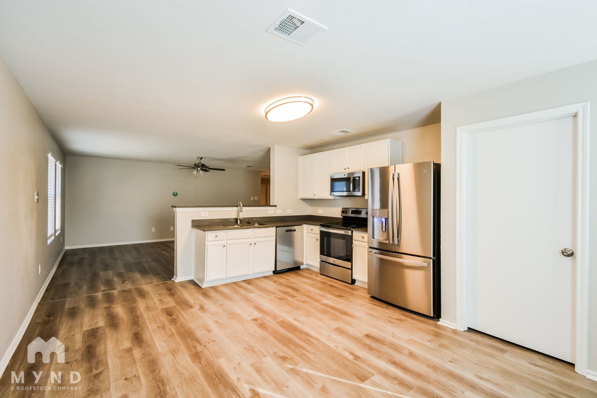 Building Photo - 1157 Boxwood Dr