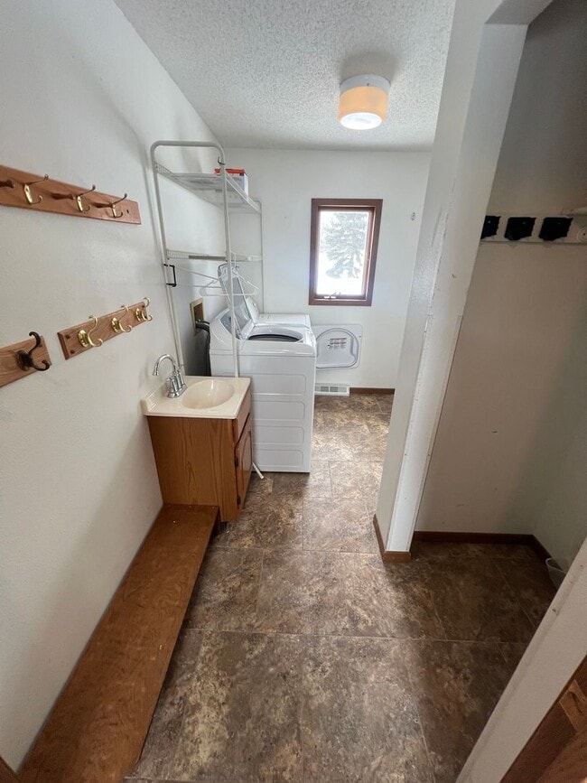 Building Photo - 2397 N Roosevelt St