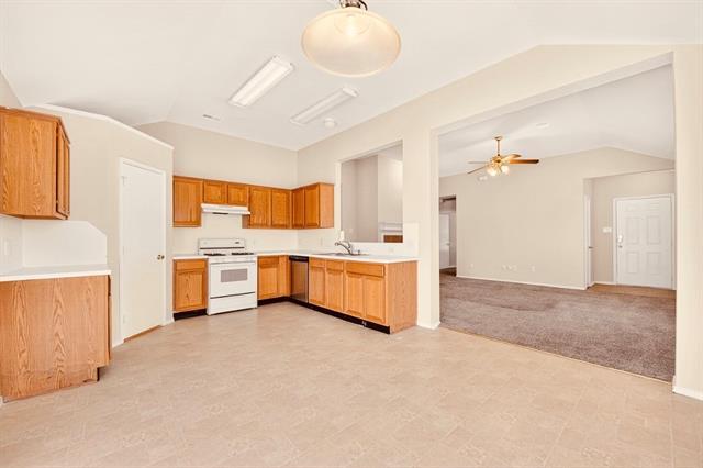 Building Photo - 9100 Warren Dr