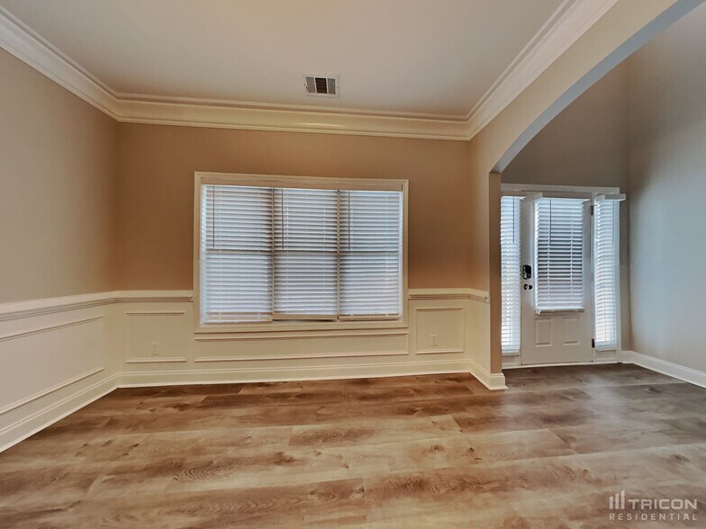 Building Photo - 2010 Tiffany Ct