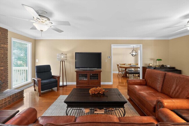 Building Photo - 7953 Woodhill Cove Ln