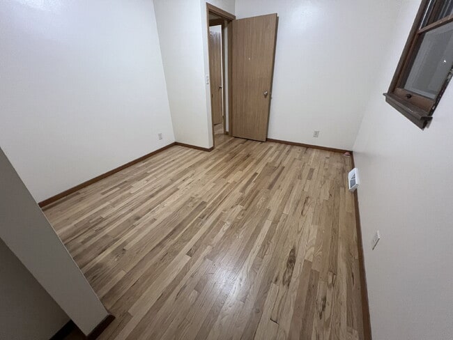 Building Photo - Newly Remodeled 3 Bedroom 1 Bathroom Singl...