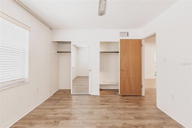 Building Photo - 4158 S Tamiami Trl
