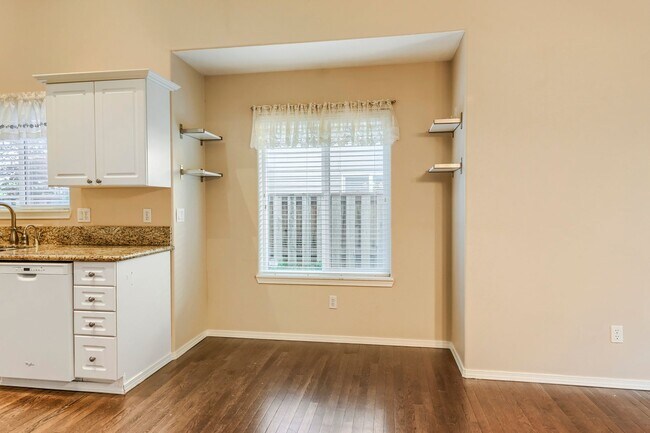 Building Photo - Single-Level 4BR/2BA Ranch — Spacious 3-Car Garage & Low-Maintenance Yard (Oregon City / Fairway ...