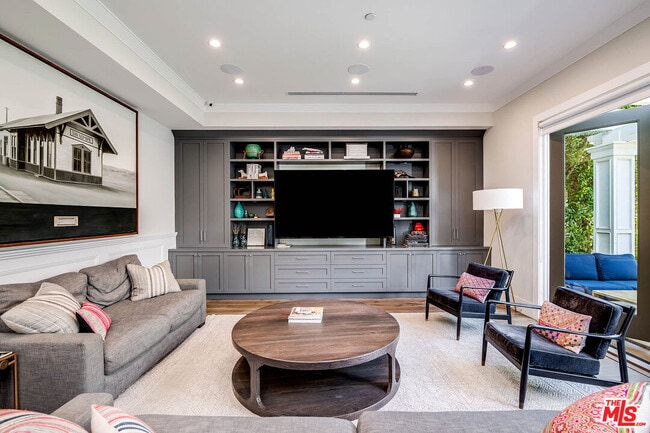 Building Photo - 4268 Colbath Ave