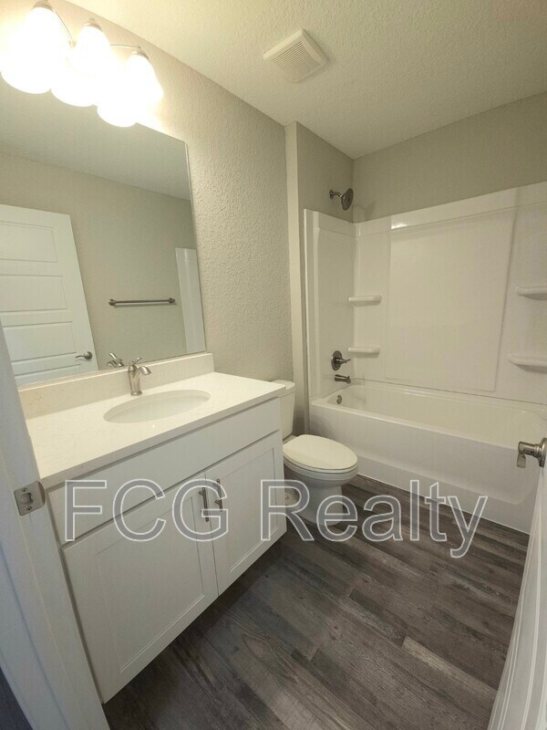Building Photo - 7838 N Vivian Way