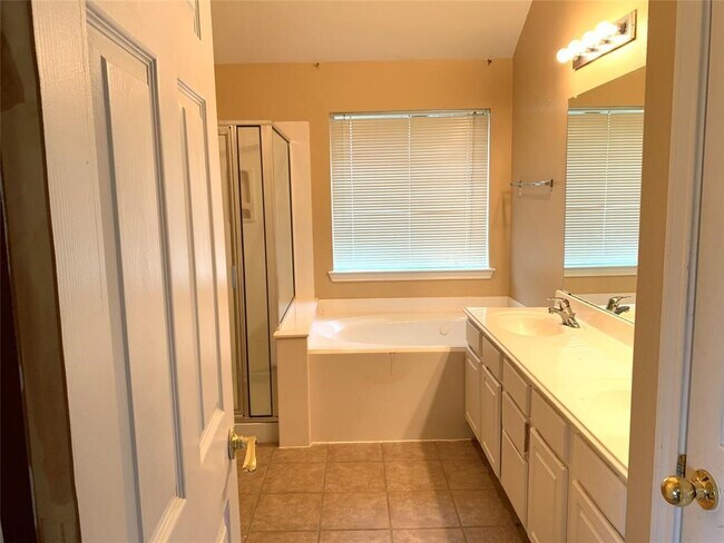 Building Photo - 9119 Melody Park Ln