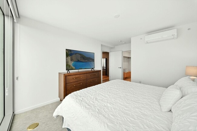 Building Photo - High-Rise Retreat | Panoramic Ocean & City Views