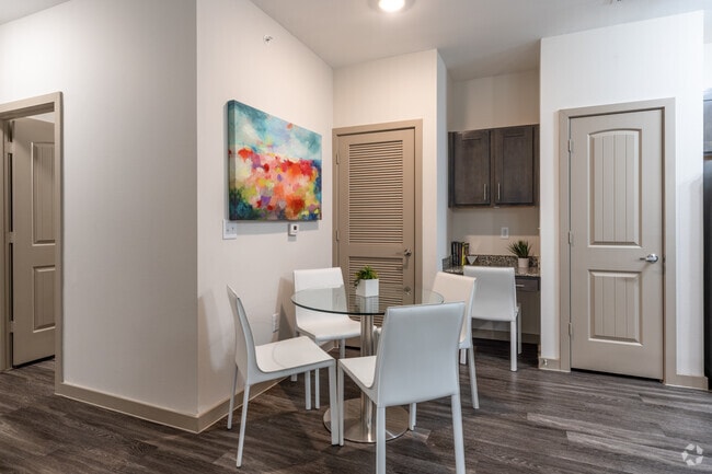 Interior Photo - The Oaks at Baywood