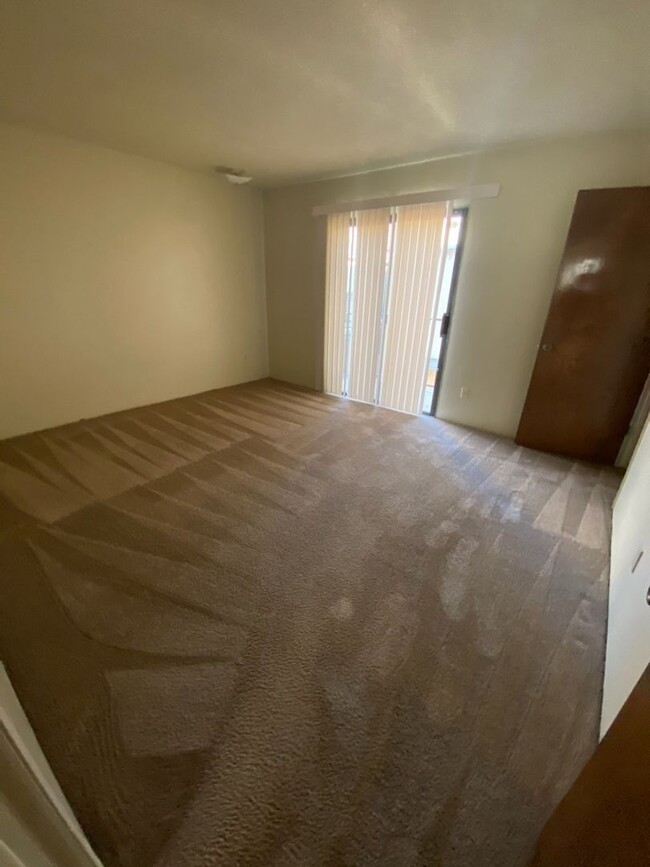 Building Photo - 817 Deseret Way