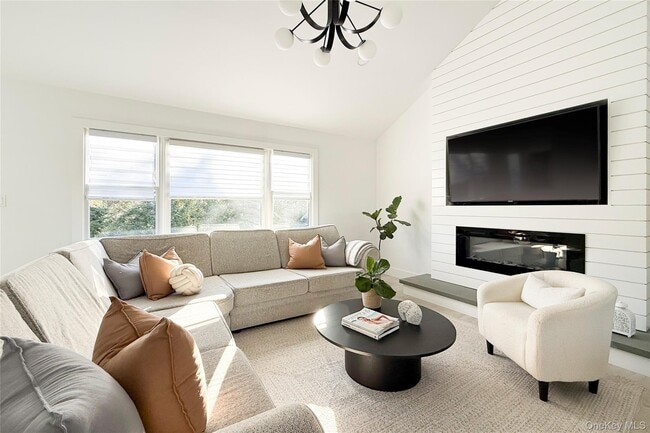 Building Photo - 121 Ponquogue Ave