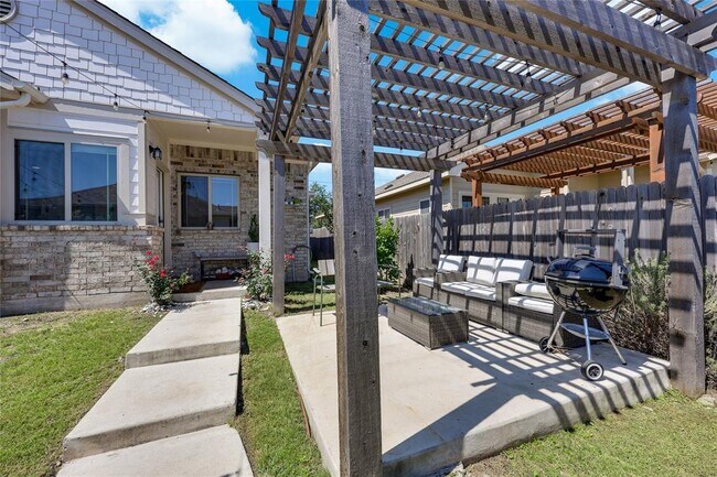 Building Photo - 6203 Principale Dr