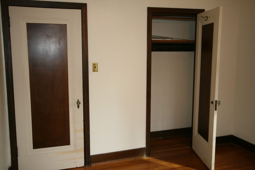 Left Bedroom Closet - 328 S Aiken Ave