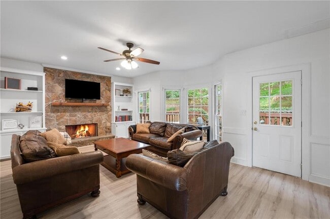 Building Photo - 4719 Brownstone Dr