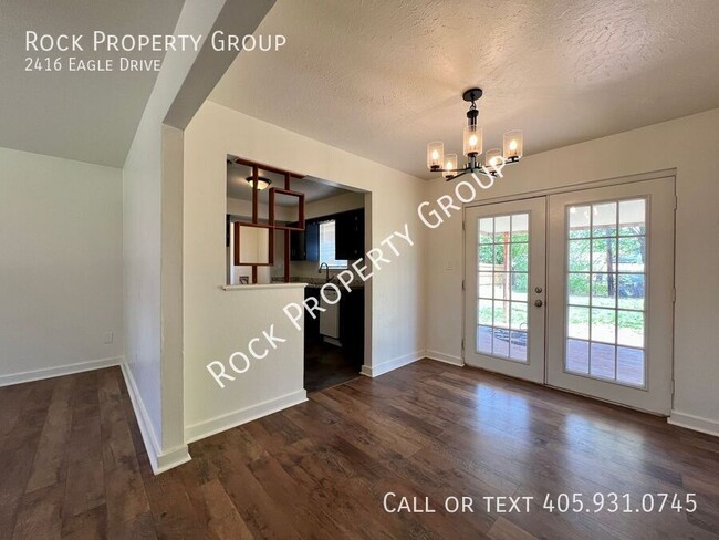 Building Photo - 2416 Eagle Dr