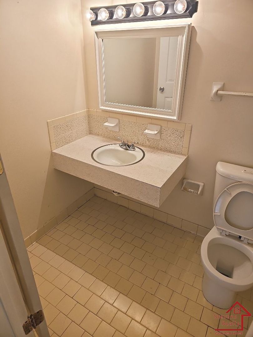 Building Photo - 441 Harding Pl