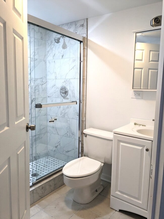 Building Photo - 5627 N Campbell Ave