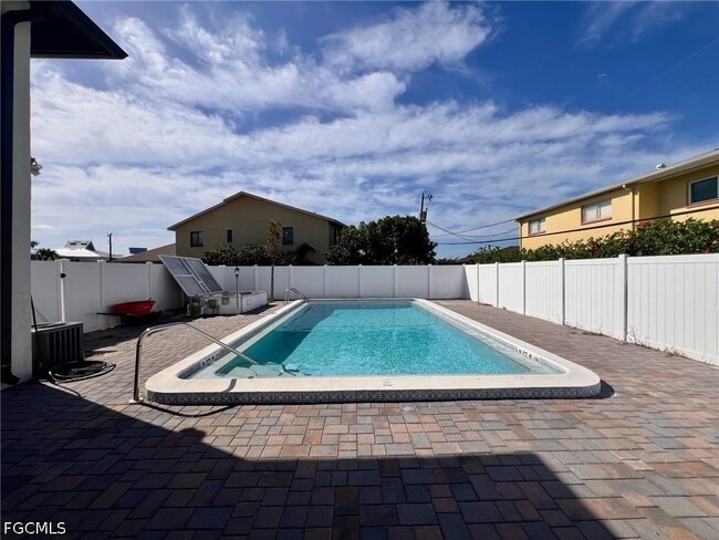 Building Photo - 4102 SE 19th Pl