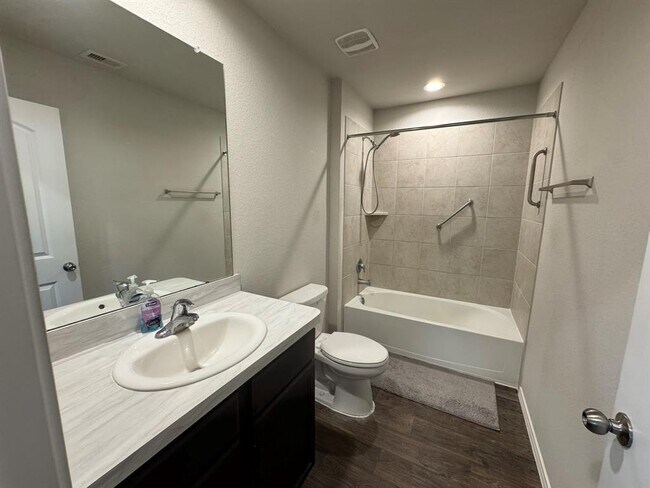 Building Photo - 2407 Poplar Copse Ct