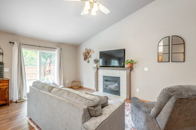 Building Photo - 15815 Yelm Terra Way SE