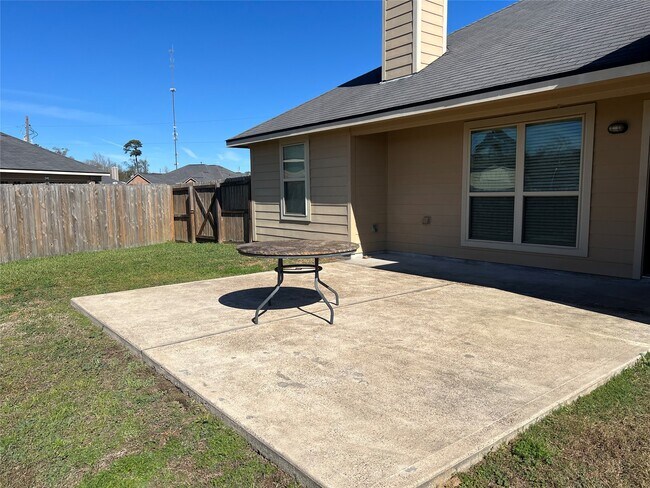 Building Photo - 99 Fordland Estate Dr