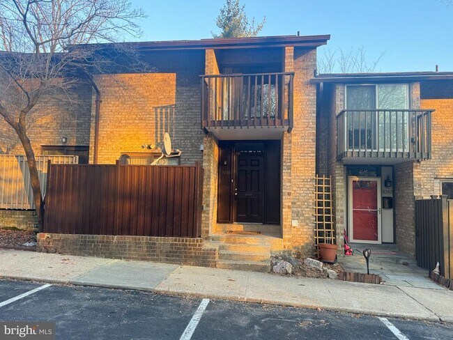 Building Photo - 9250 Three Oaks Dr