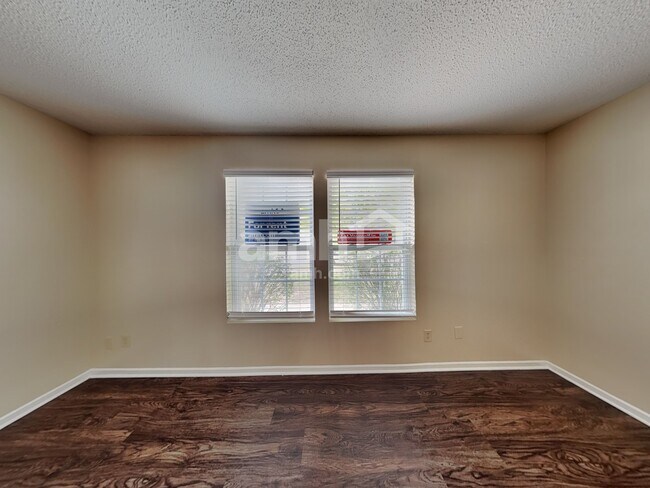 Building Photo - 10845 Albertson Dr