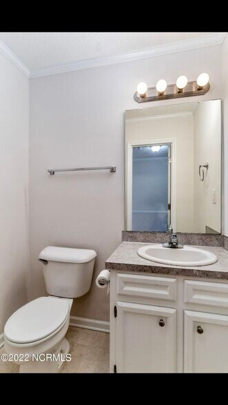 Building Photo - 3809 E Vancroft Cir