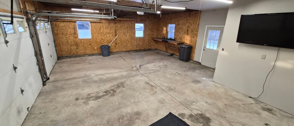 Building Photo - 5645 NY-5