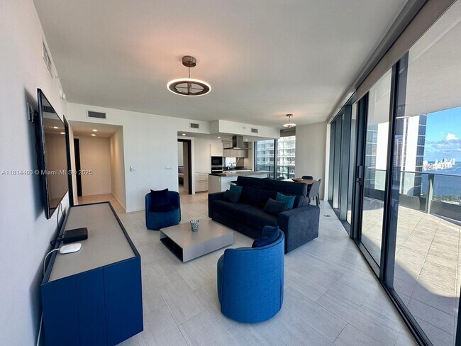 Building Photo - 1000 Brickell Plaza