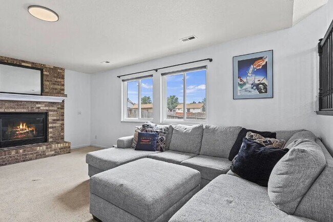 Building Photo - 770 Stargate Dr