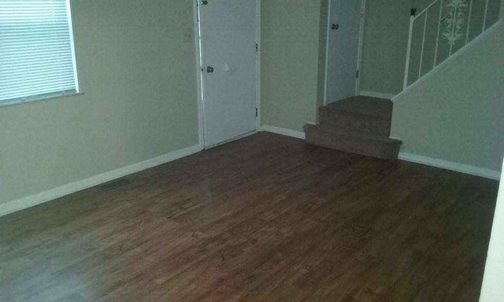 Living Room - 826 Arlington Rd