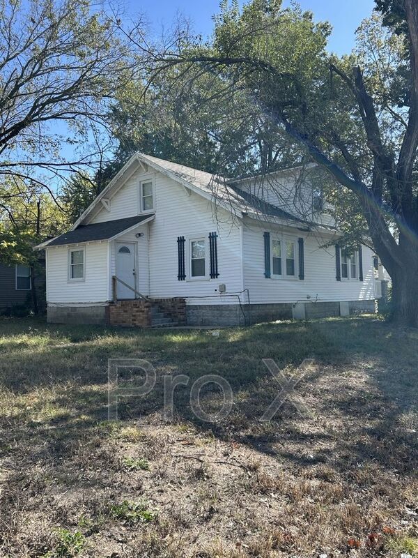 Building Photo - 501 E Washington St