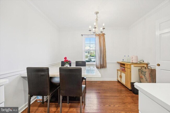 Building Photo - 25 N Buck Ln