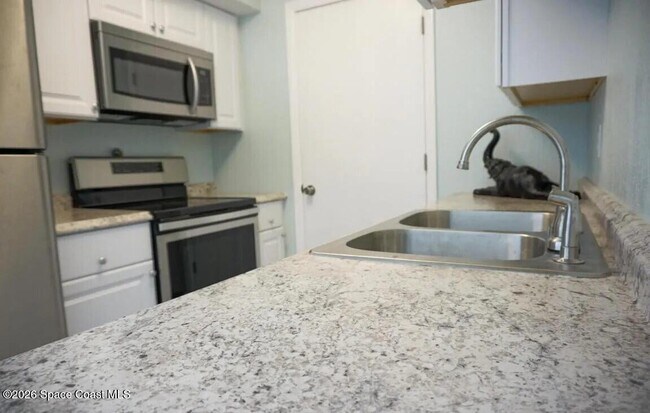 Building Photo - 2130 Forest Knoll Dr NE