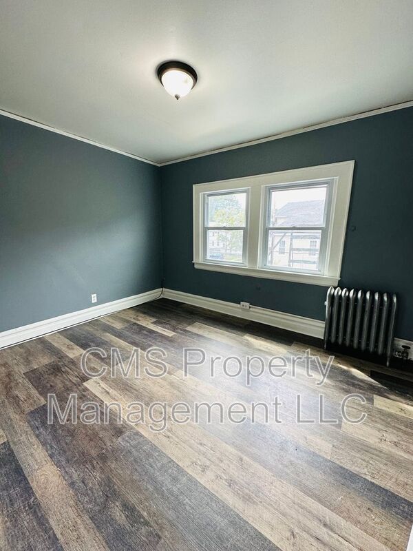 Building Photo - 301 E 9th Ave