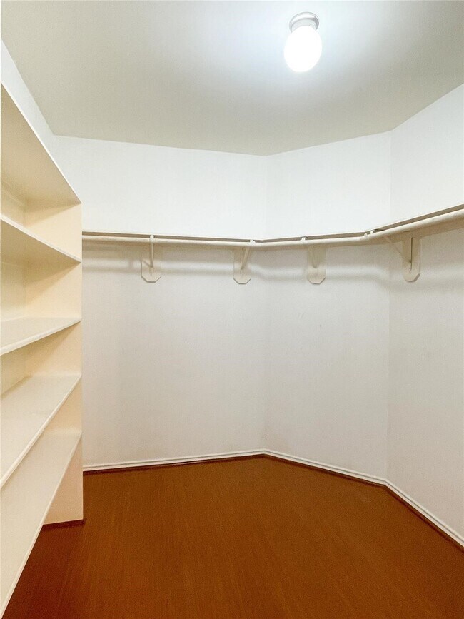 Building Photo - 11737 Logan Ridge Dr