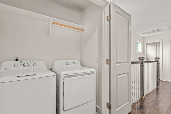 Building Photo - East Nashville Rental!