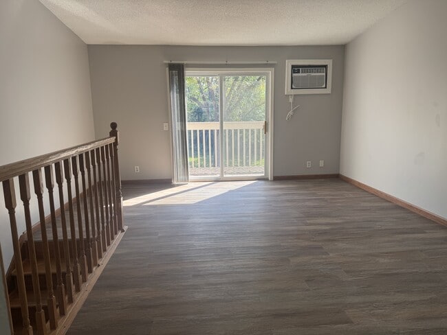 Building Photo - 17490 Pond Cir