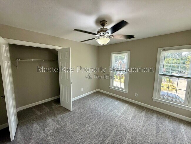 Building Photo - 701 Cricketfield Ln
