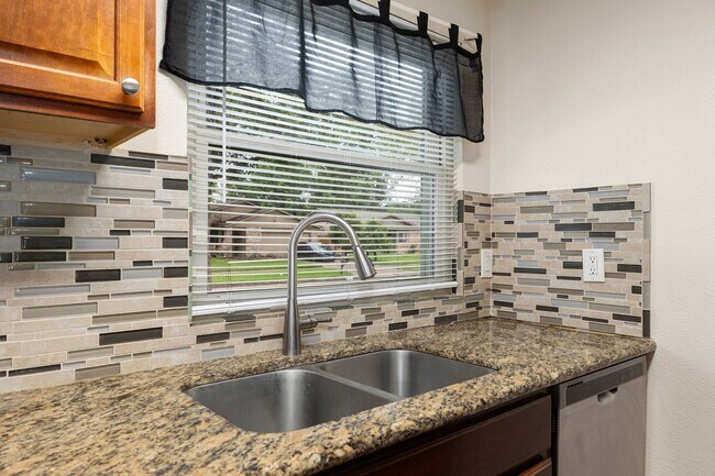 Building Photo - 22723 Braken Carter Ln
