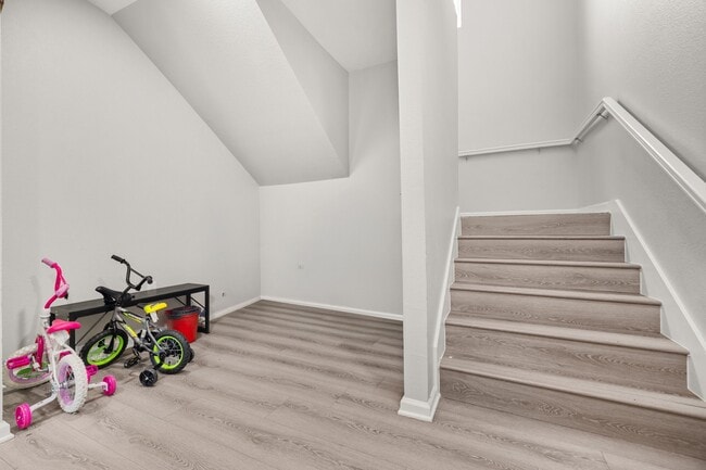 Building Photo - 8534 Woodlyn Rd