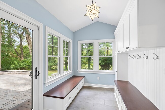 Building Photo - 20 Rustic Terrace