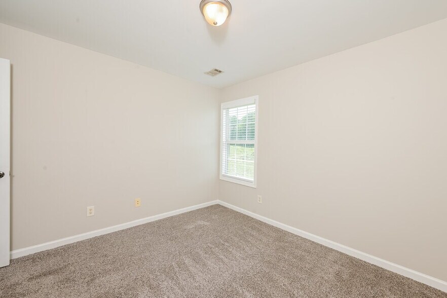 Building Photo - 2104 Tidal Cove