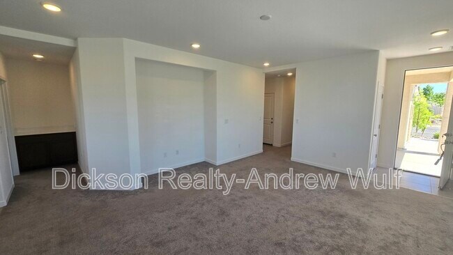 Building Photo - 401 Pasillo Ct